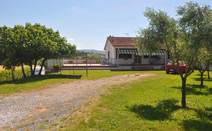 Casa con 12 locali in vendita in Rosignano Marittimo