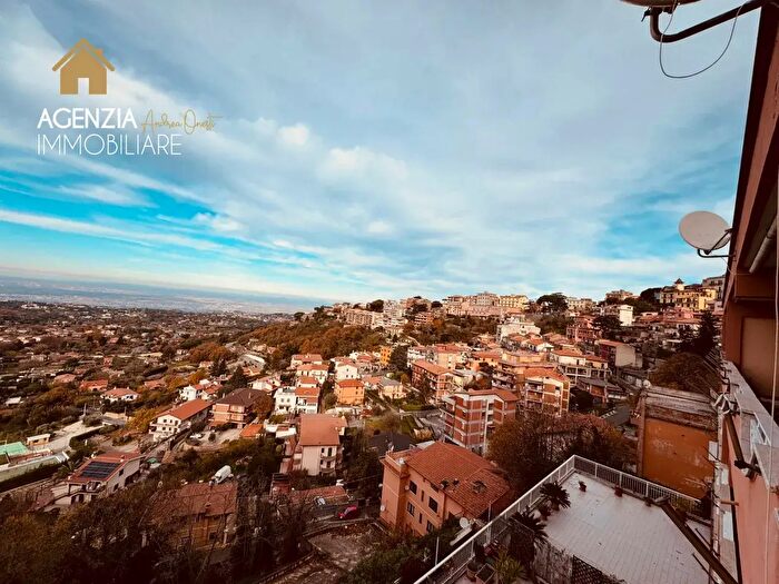 Appartamento trilocale in vendita in Via Roma, Rocca Di Papa