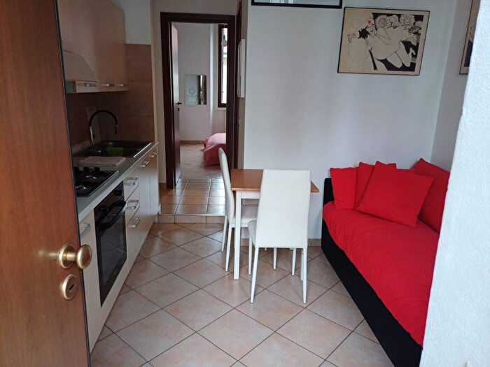 Appartamento bilocale in affitto in Via Carlo Imbonati, Dergano, Milano