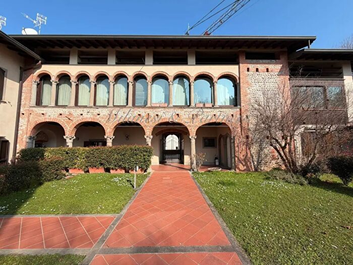 Appartamento con 5 locali in affitto in Via Dorotina, Curno