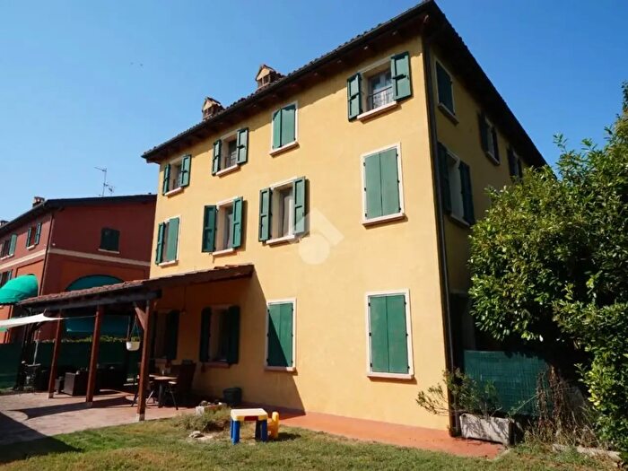 Appartamento quadrilocale in vendita in Via Luigi Carlo Farini, Nonantola