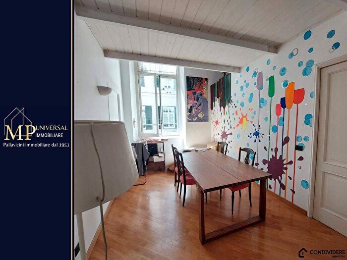 Appartamento con 6 locali in affitto in Via Luccoli, Maddalena, Genova