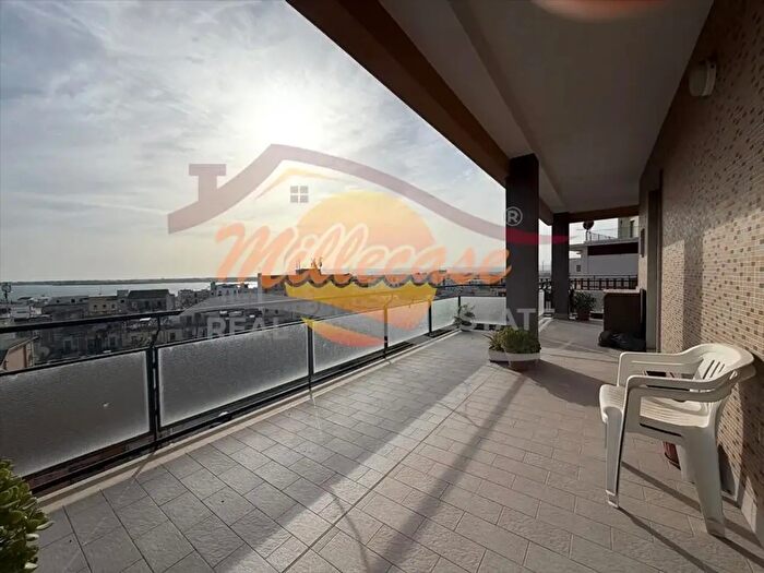 Appartamento con 7 locali in vendita in Corso Gelone, Siracusa