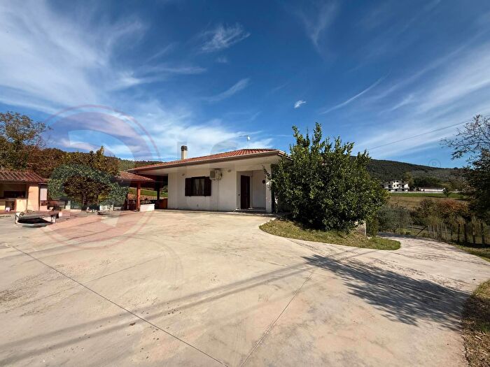 Casa con 7 locali in vendita in Via Gerardi a, Roccasecca