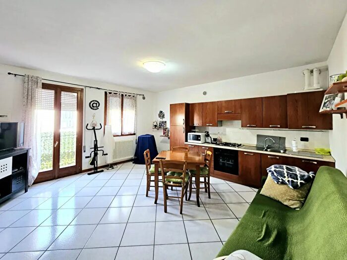 Appartamento bilocale in vendita in Via Vicenza, Este