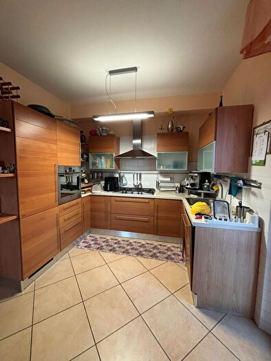 Appartamento con 7 locali in vendita in Viale Montolmo, Corridonia