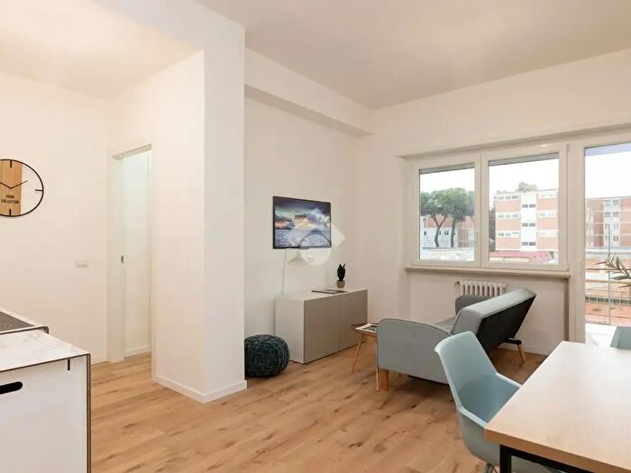 Appartamento trilocale in vendita in Via Antonio dAchiardi, Roma