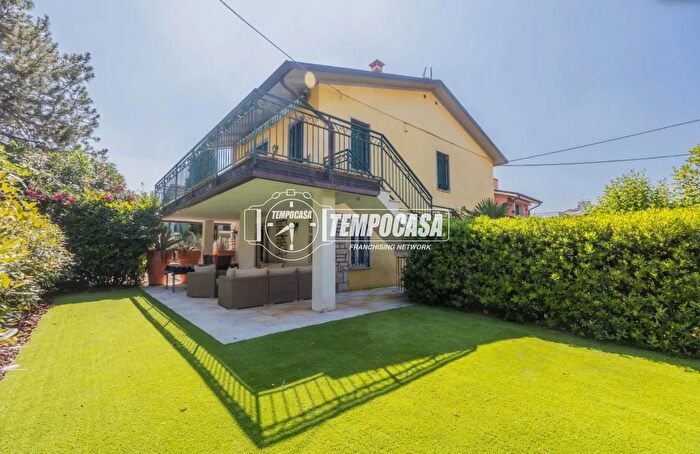 Casa trilocale in vendita in Desenzano Del Garda