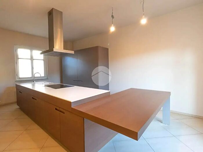 Casa con 10 locali in vendita in Via Palestro, Canale