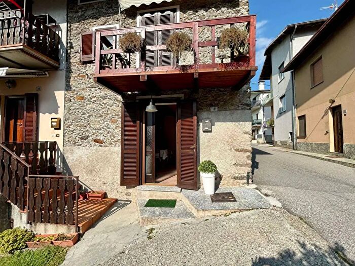 Casa bilocale in vendita in Via La Ca', Colico
