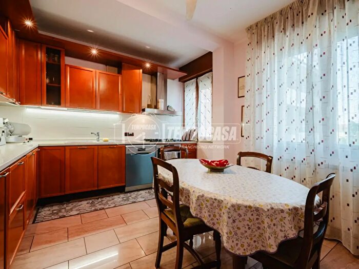 Casa con 5 locali in vendita in Stradello Bastogi, Modena