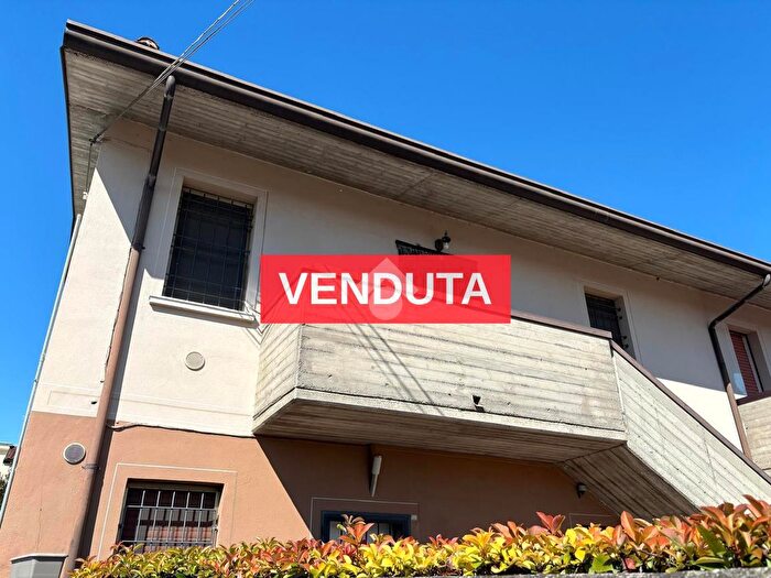 Appartamento bilocale in vendita in Via Roma, Trenzano