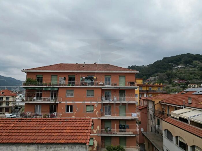 Appartamento con 6 locali in vendita in Via Braie, Camporosso