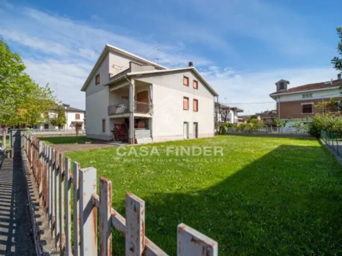 Casa con 6 locali in vendita in Via Pietro Mascagni, Colorno