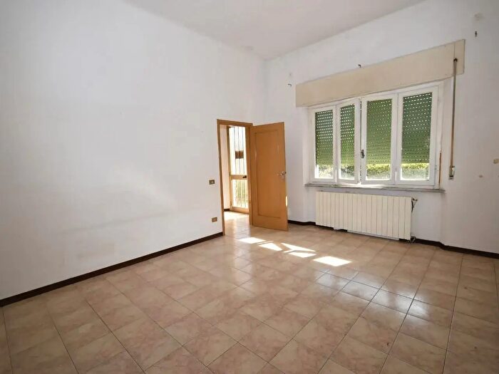 Casa con 5 locali in vendita in Vecchiano