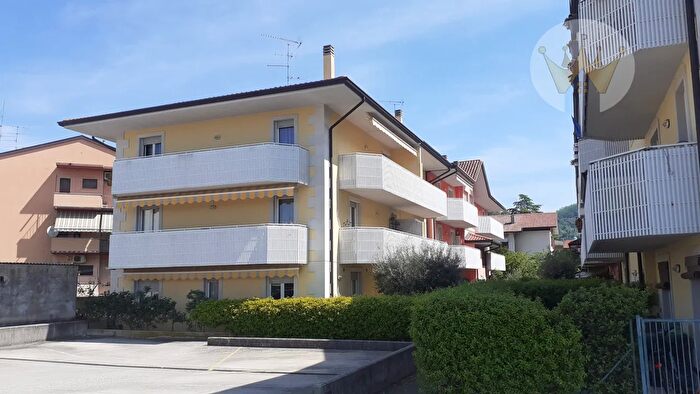 Appartamento trilocale in vendita in Via Alcide De Gaspari, Cormons