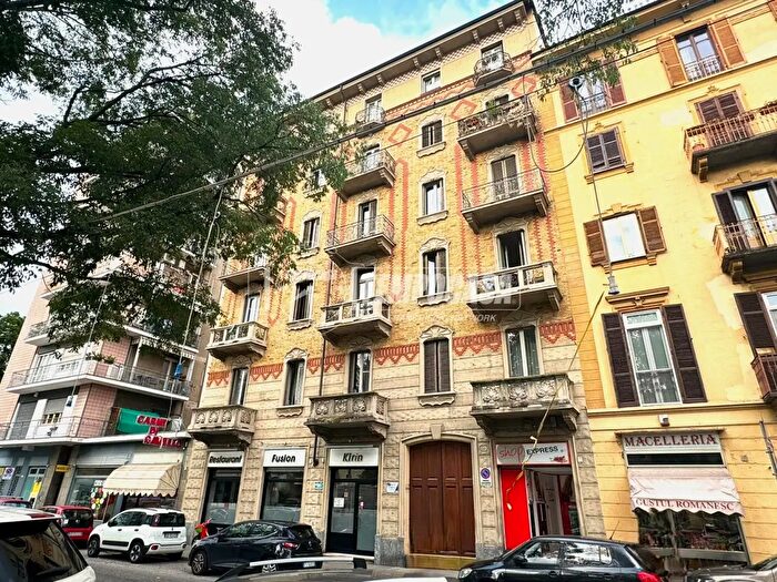 Appartamento trilocale in vendita in Corso Svizzera, Torino