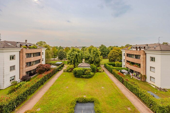 Appartamento con 5 locali in vendita in Arese