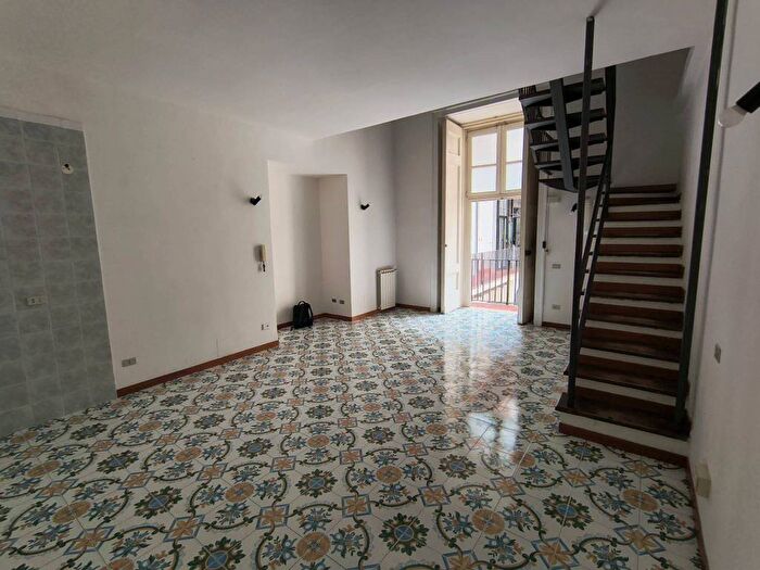 Appartamento bilocale in affitto in Via Nilo, Centro Storico, Napoli