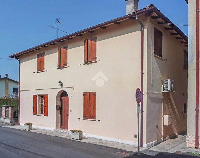 Casa con 5 locali in vendita in Via Scuole, Poggio Renatico