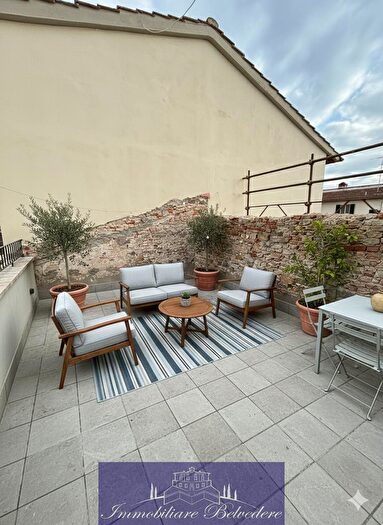 Appartamento con 5 locali in vendita in Via del Paradiso, Firenze