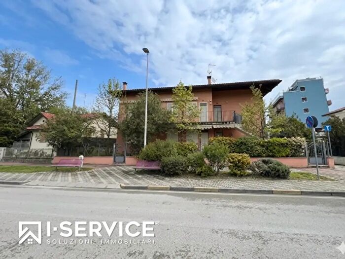 Appartamento trilocale in vendita in Via Panzini, BellariaIgea Marina