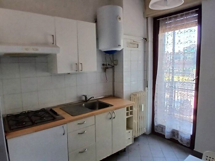 Appartamento quadrilocale in affitto in Via Comacchio, Corvetto, Milano