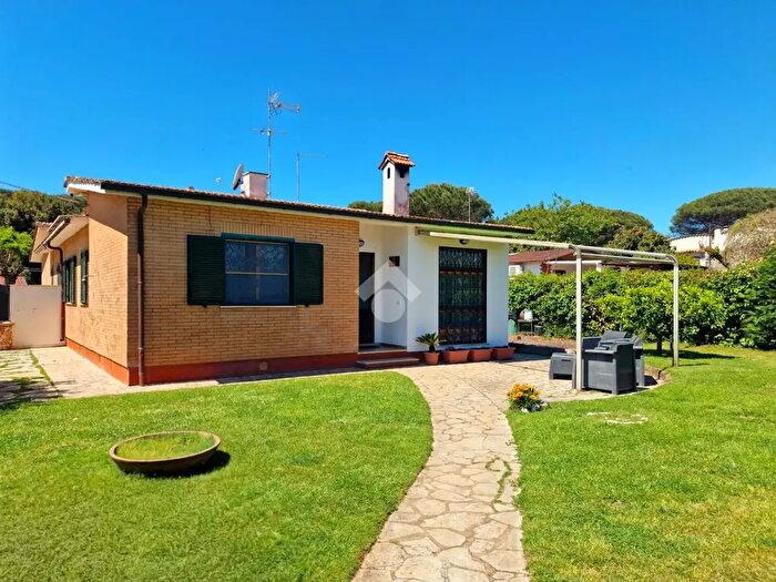 Casa trilocale in vendita in Strada della Guardia, Terracina