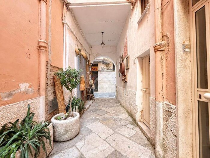 Appartamento bilocale in affitto in Via Indipendenza Vico, Gaeta