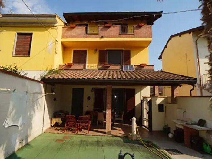 Casa con 6 locali in vendita in Via Giuseppe Mazzini, Cassolnovo