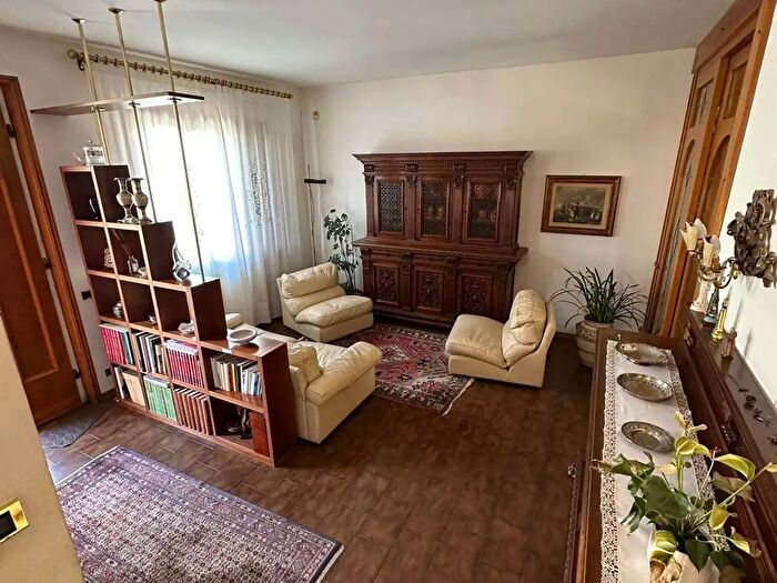 Appartamento quadrilocale in vendita in Via Roma, Barberino Tavarnelle