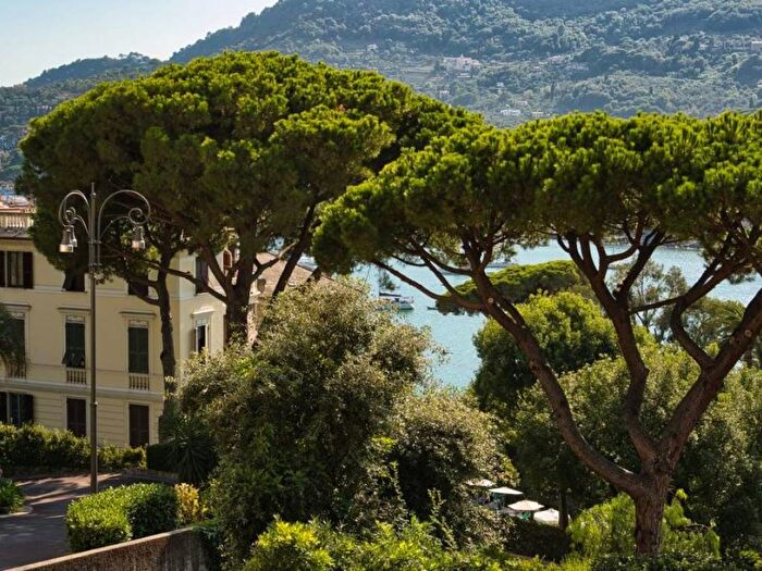 Appartamento con 5 locali in affitto in Via Pagana, Centro, Santa Margherita Ligure