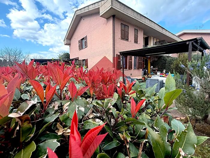 Appartamento trilocale in vendita in Via Val damp, Empoli