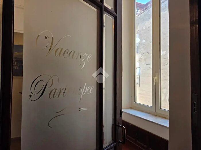 Appartamento trilocale in vendita in Gradini San Liborio, Napoli