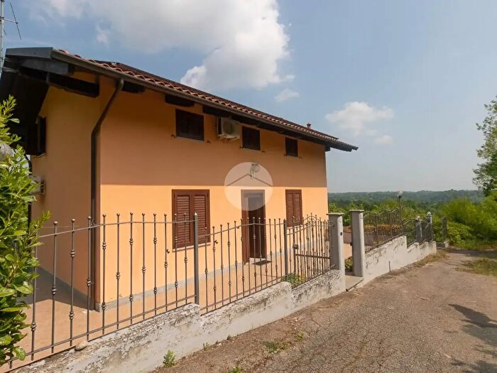 Casa con 5 locali in vendita in Via Ciampia, Cortandone