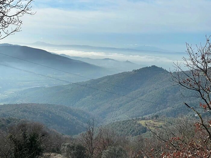 Casa con 6 locali in vendita in Via della Foce, Castiglion Fiorentino