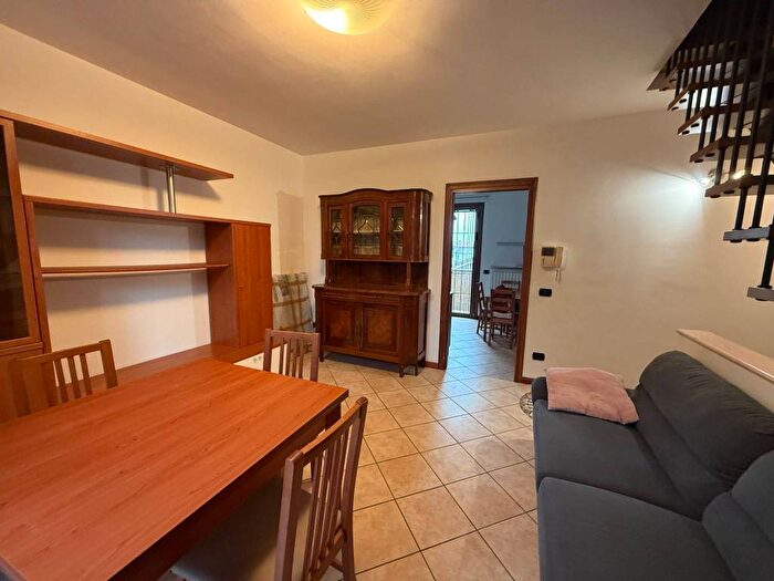 Appartamento trilocale in affitto in Via Conte Giovanni Antonio Melzi, Ronco, Cernusco sul Naviglio