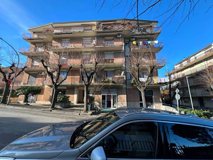 Appartamento con 6 locali in affitto in Centro, Lanciano