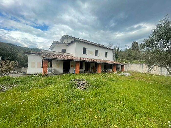 Casa con 12 locali in vendita in Monsummano Terme, Monsummano Terme