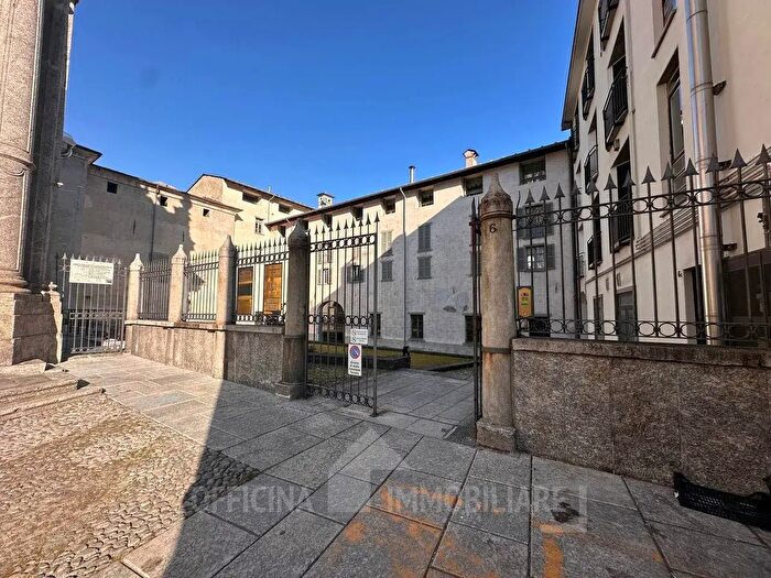 Appartamento quadrilocale in vendita in Via Ninguarda, Morbegno