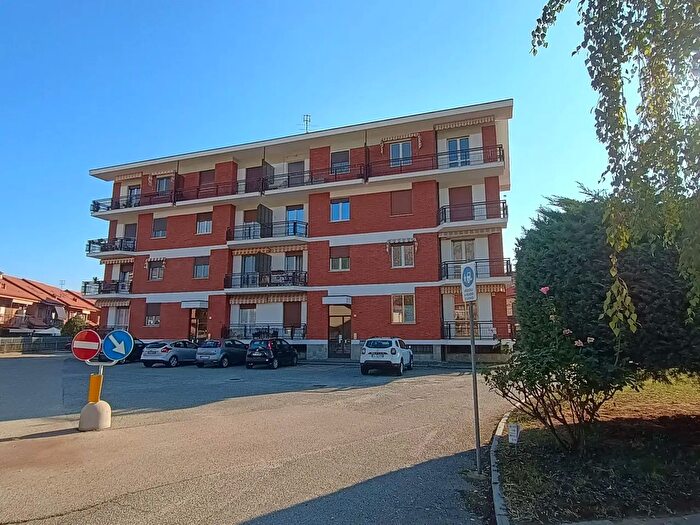 Appartamento con 5 locali in vendita in Via Volvera, Piossasco