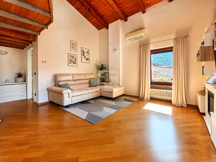 Appartamento bilocale in vendita in Via Roma, Dro