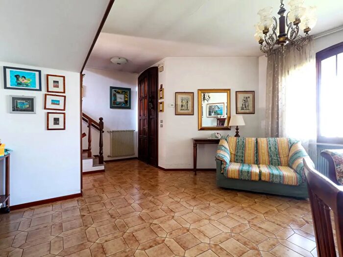 Casa con 8 locali in vendita in Via Falconera, Concordia Sagittaria