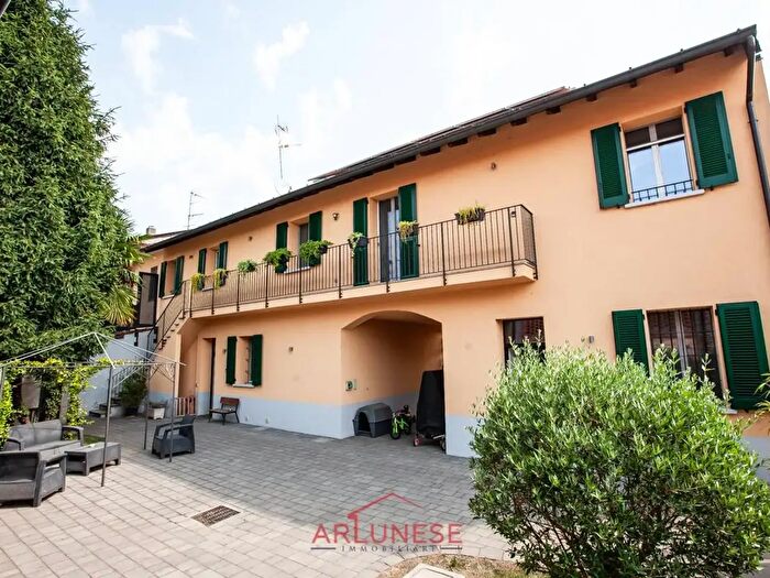 Casa con 5 locali in vendita in Volturno, Cuggiono
