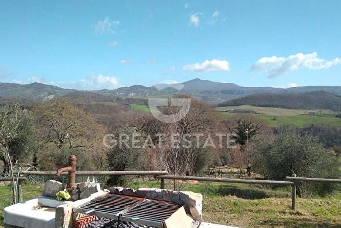 Casa con 6 locali in vendita in Località Macetona, San Casciano Dei Bagni