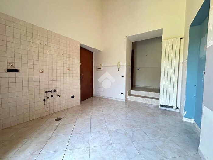 Appartamento bilocale in affitto in Via Vigna, Pozzuoli