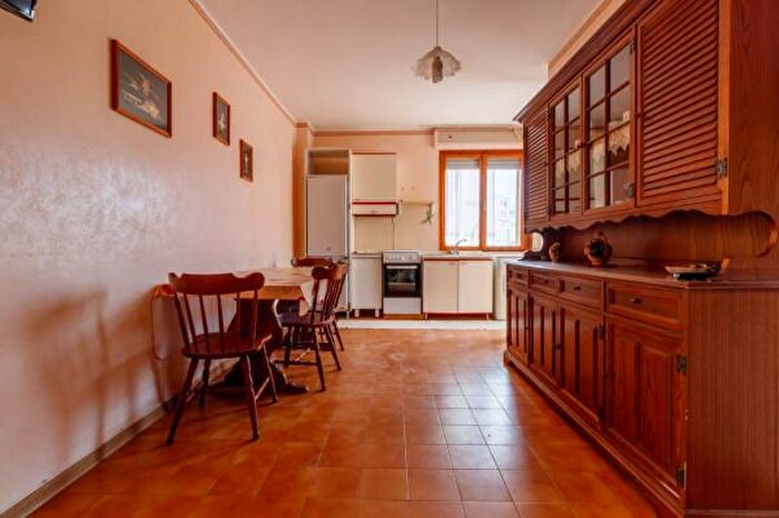 Appartamento trilocale in vendita in Via Plutone, Lesina