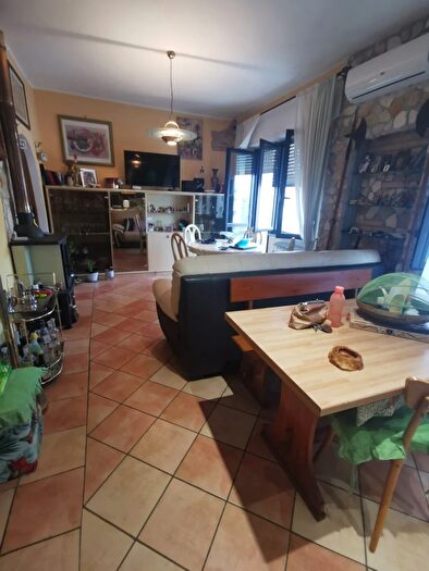 Appartamento trilocale in vendita in Via Carbonari, Catanzaro