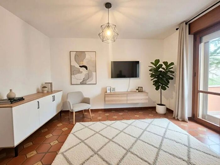 Appartamento con 5 locali in affitto in Via Melucci, Rimini