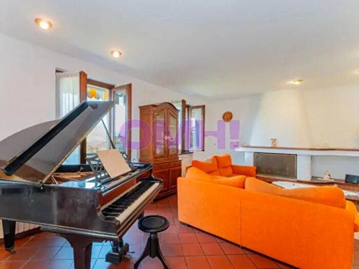 Appartamento con 5 locali in vendita in Via Montenero, Monvalle